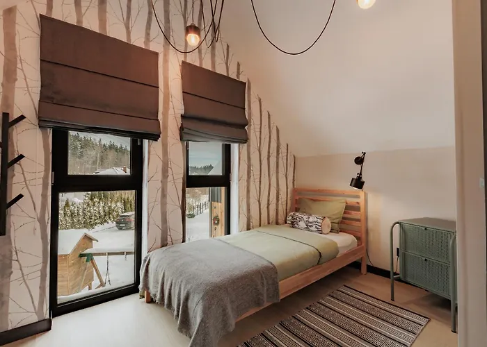 Miedzy Brzozami 茨兹伊特纳